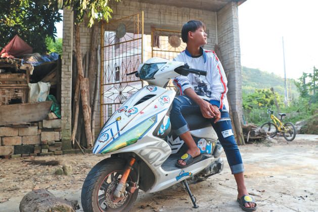 广西白马镇鬼火少年纪录片,白马镇鬼火少年完整版