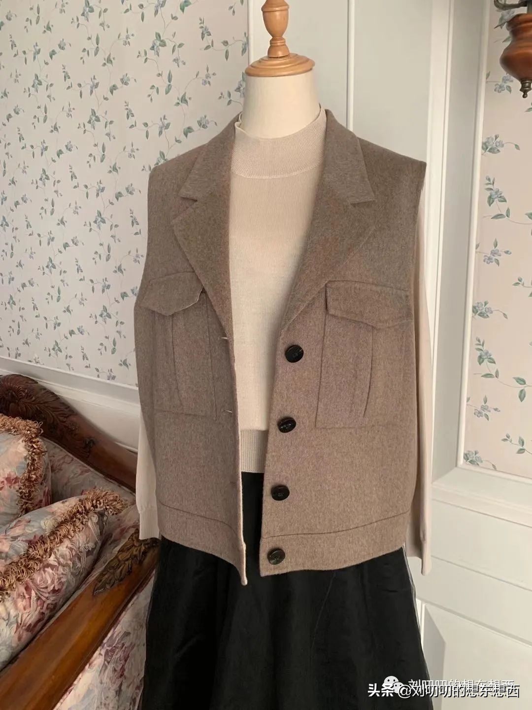 清冷风穿搭高级感冬,冬季素色长衣外套搭配