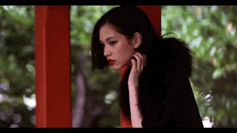 她是「挪威的森林」里的小绿，也是日本顶级女模，却不是日本人