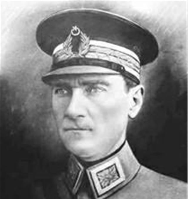 诺福克团266人进入浓雾后消失，四年后谜团揭开，山沟里成白骨