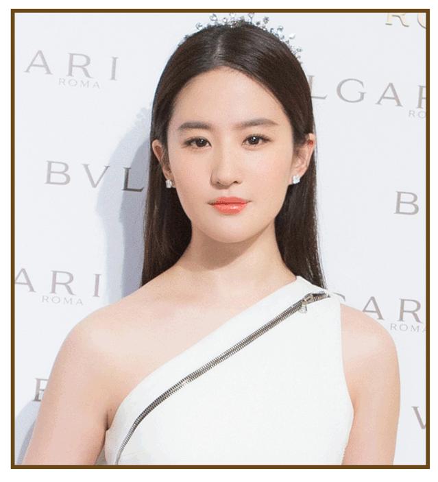 脸大的女生适合什么发型比较酷,脸大的女生适合什么发型自己弄