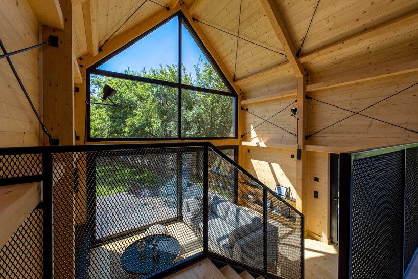 结合了传统与现代，倡导个人主义和独特性的波兰乡村度假屋