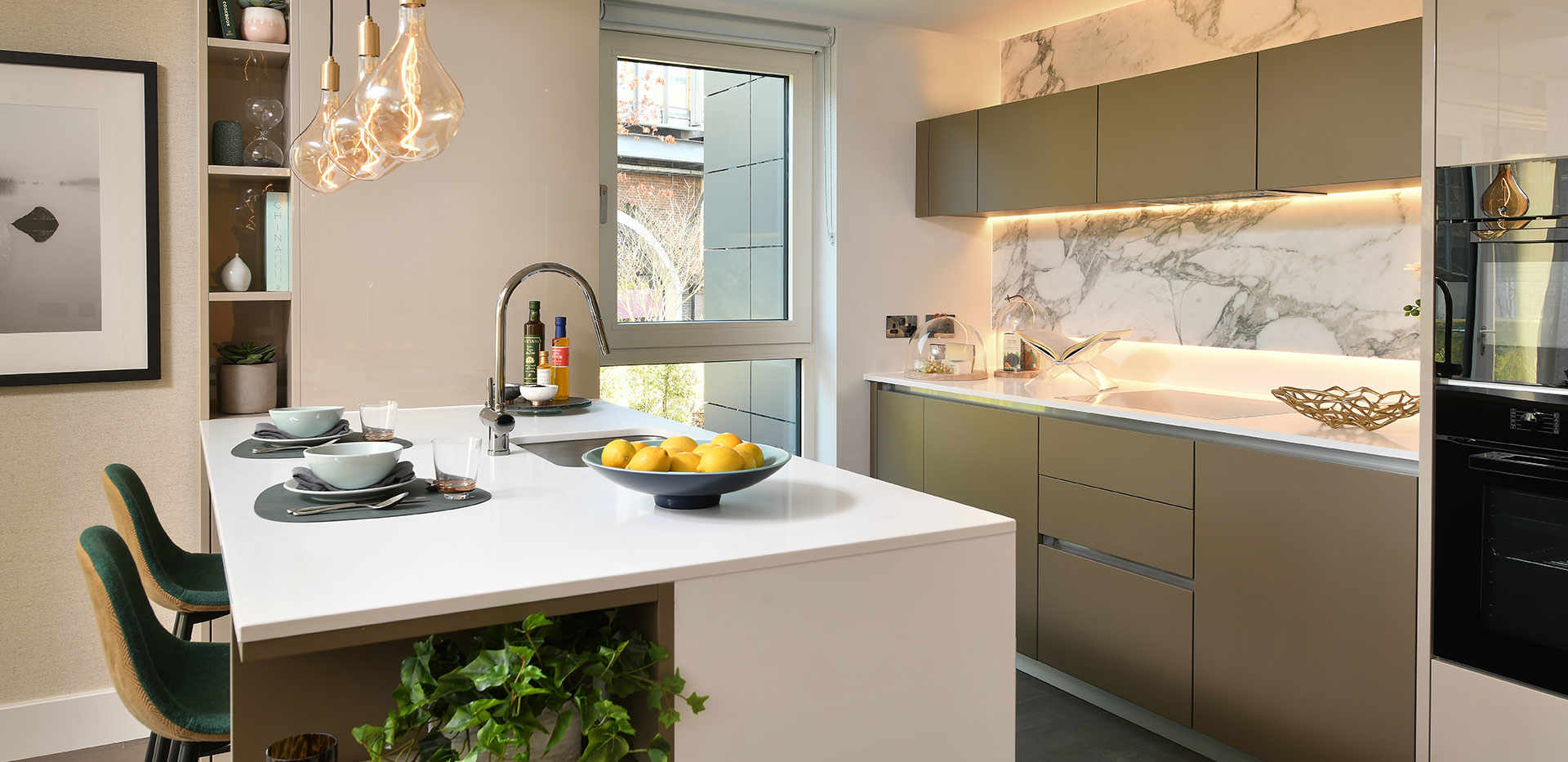 在英国100人民币能买到什么,100万英镑在英国能买什么房子