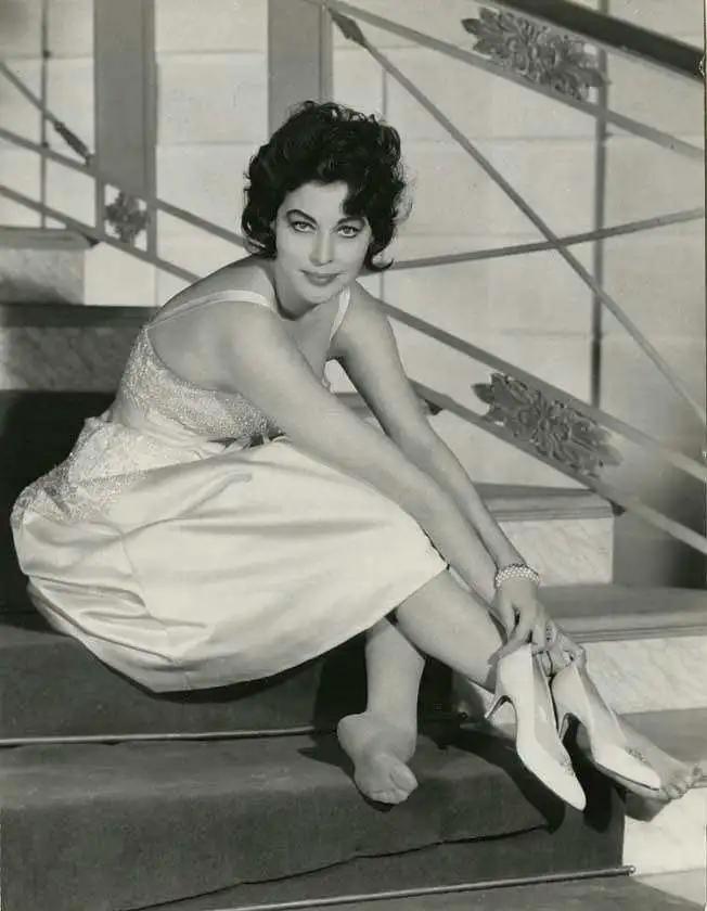 靠身体上位，用美色逼*夫情**离婚：艾娃·加德纳的私生活，太乱了