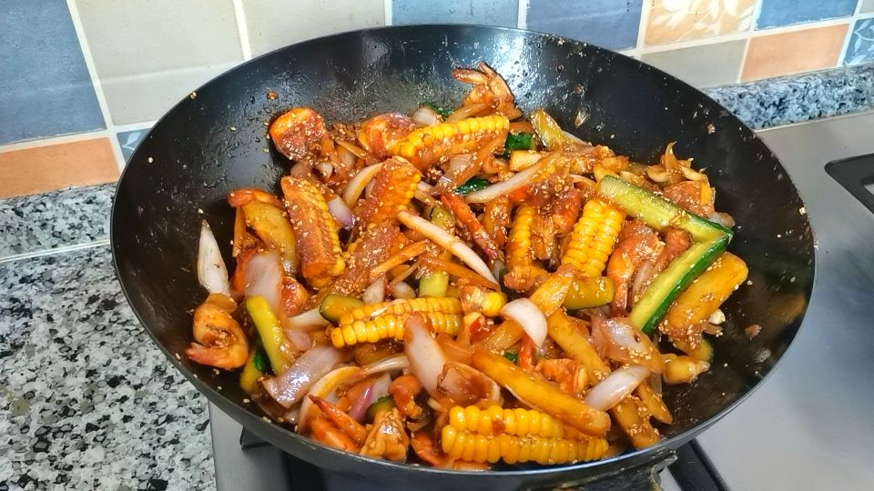 30一斤的虾给孩子做干锅虾,适合做给孩子们的美食虾