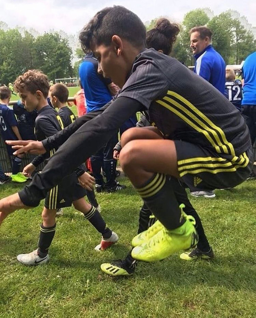 c罗晒8岁迷你罗肌肉照,c罗儿子帅气照片