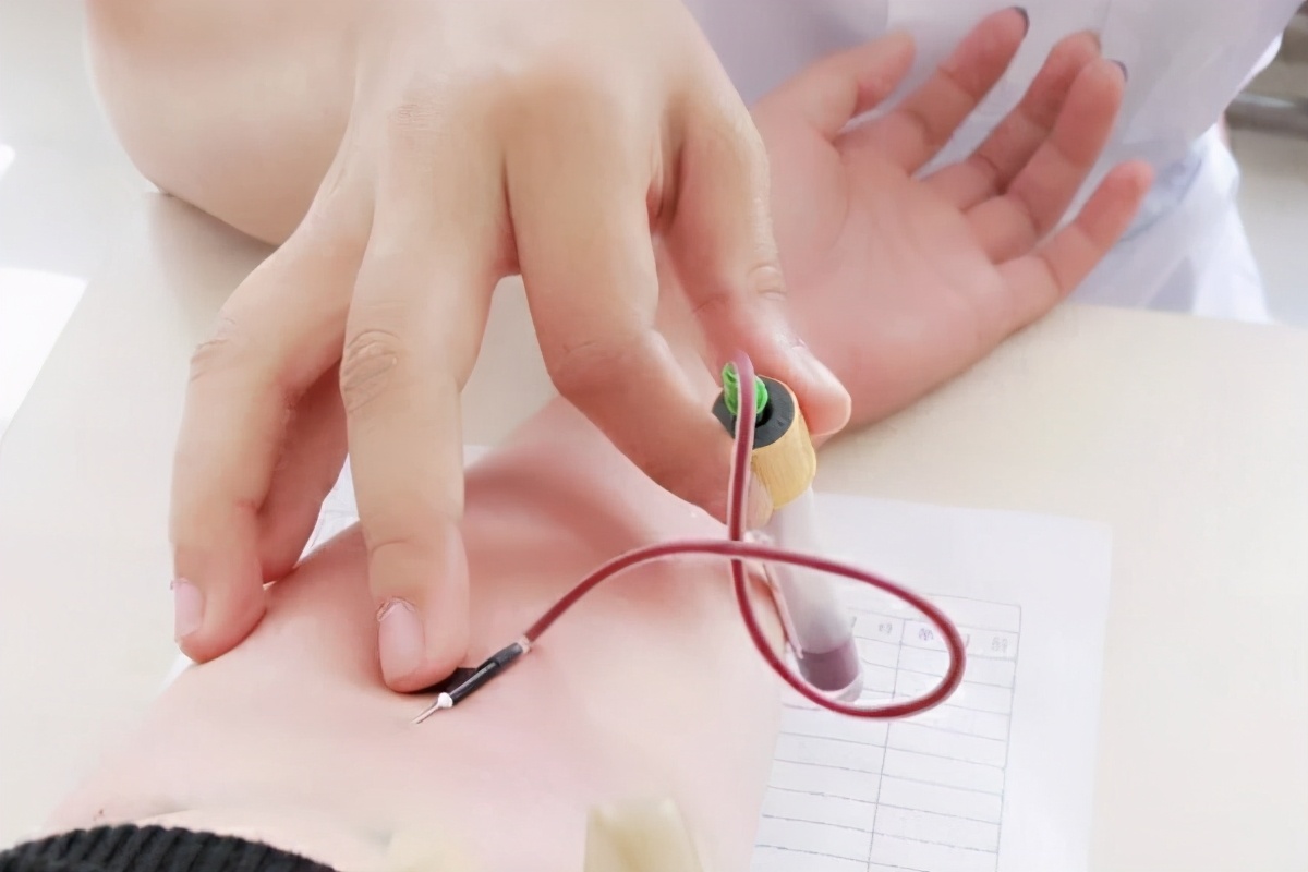 B型血容易胖？O型血最健康？四大血型各有何特点？听听医生咋说