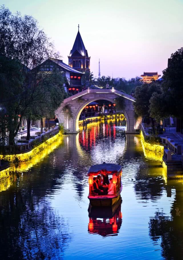 想在这温柔如风的夏天，和台儿庄古城客栈邂逅