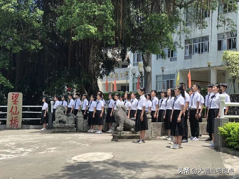 汕头哪些中专校服好看,汕头潮阳黄色校服是哪个学校