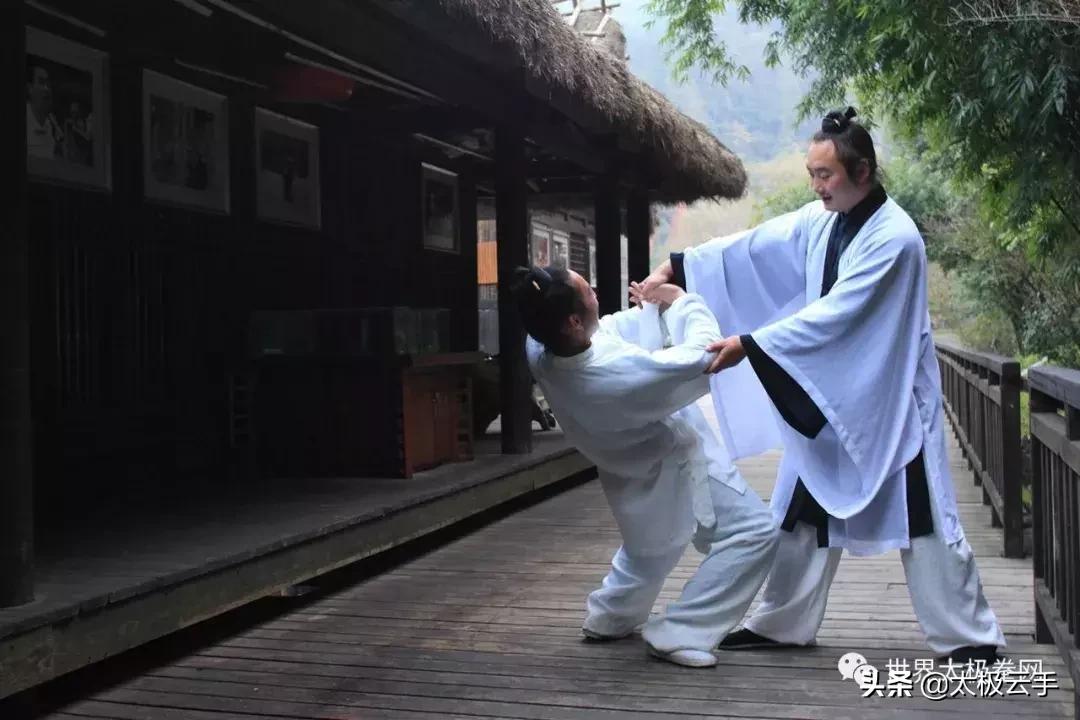 太极拳八段锦教学视频初学者,十六式太极拳初学者分解教学