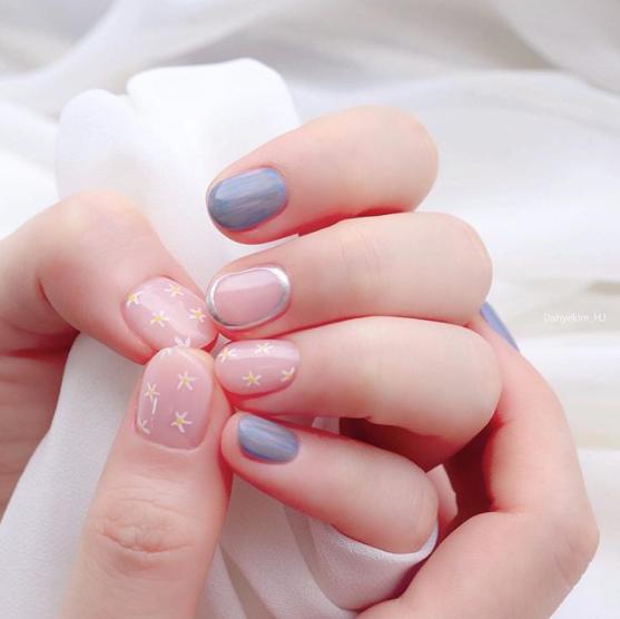 美甲蓝色和雾霾蓝,怎么调雾霾蓝色美甲