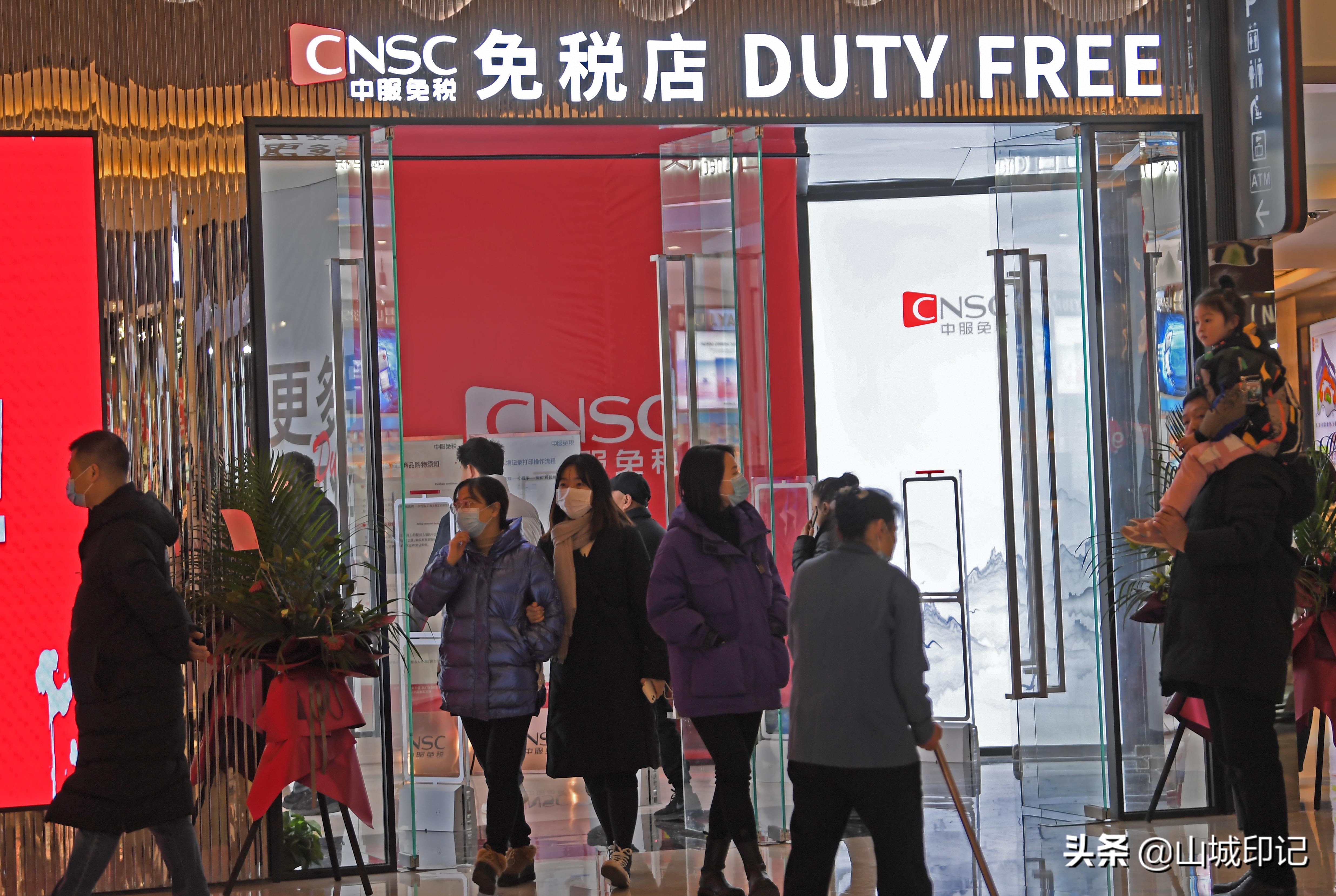 重庆商业百货开业无人光顾,重庆开了一个新商城