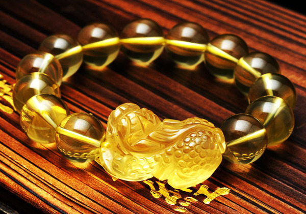 戴什么水晶对皮肤好,水晶适合什么季节戴