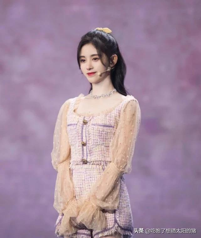 鞠婧祎扎蝴蝶结头发照片,鞠婧祎两个侧蝴蝶结发型