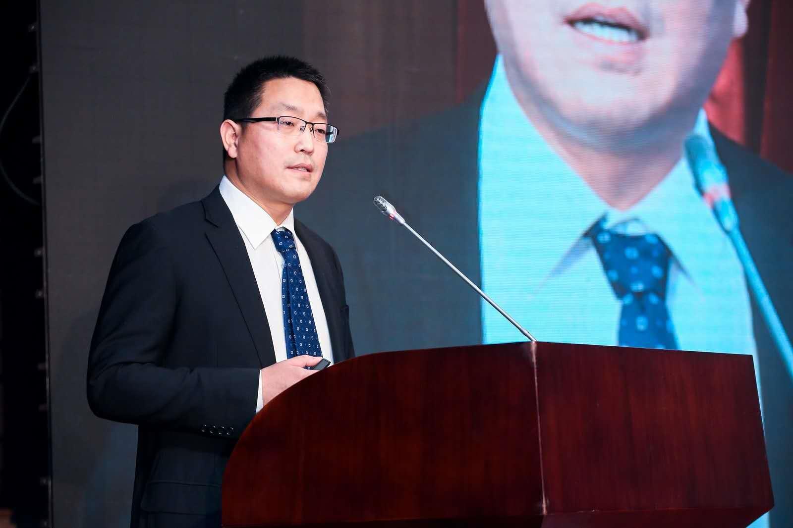 野草诗社理事会向全体诗友和关心、支持诗社的社会各界朋友拜年！