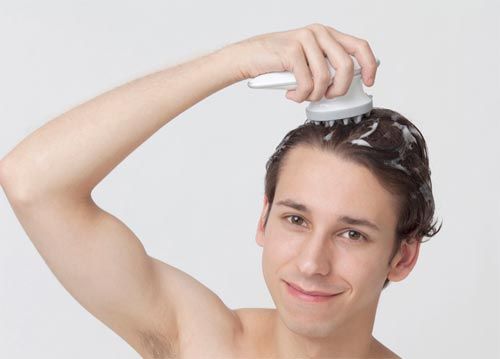 头皮屑是怎么产生的该怎么消除,头皮屑为什么多有什么办法解决