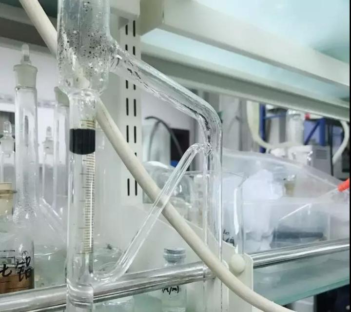 依兰精油的功效与作用,茶树精油的功效与作用