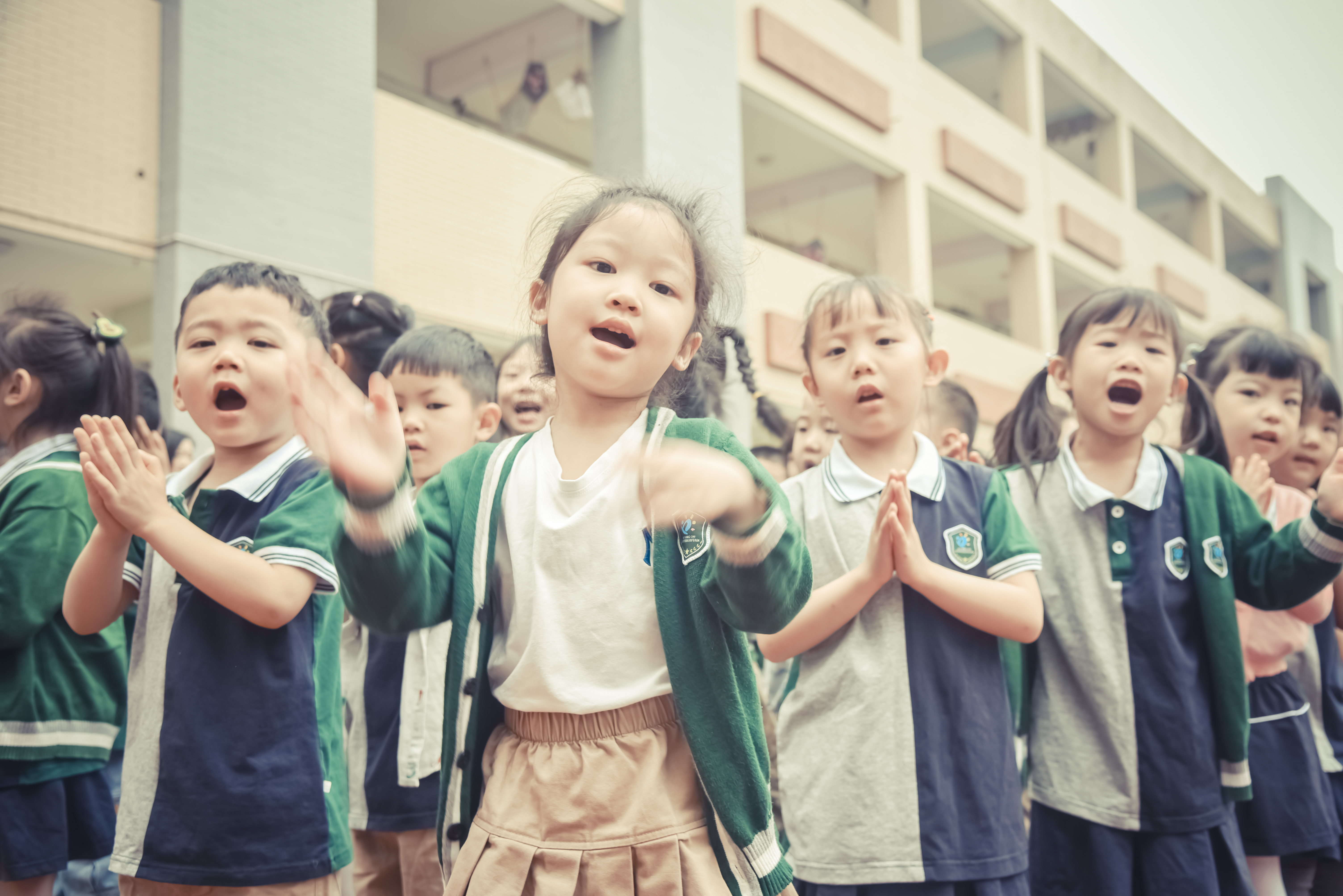 幼儿园足球特色活动报道,德阳快乐宝贝
