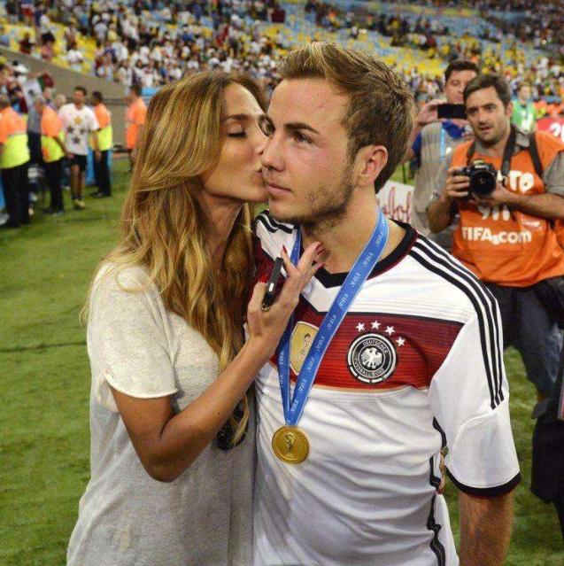 凌晨0点，世界杯天选之子终迎来孩子！他早已为她舍弃大好江山