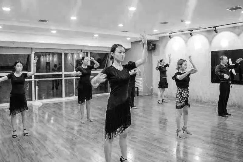 集颜值与实力并存的舞蹈老师,舞蹈中的魔鬼老师