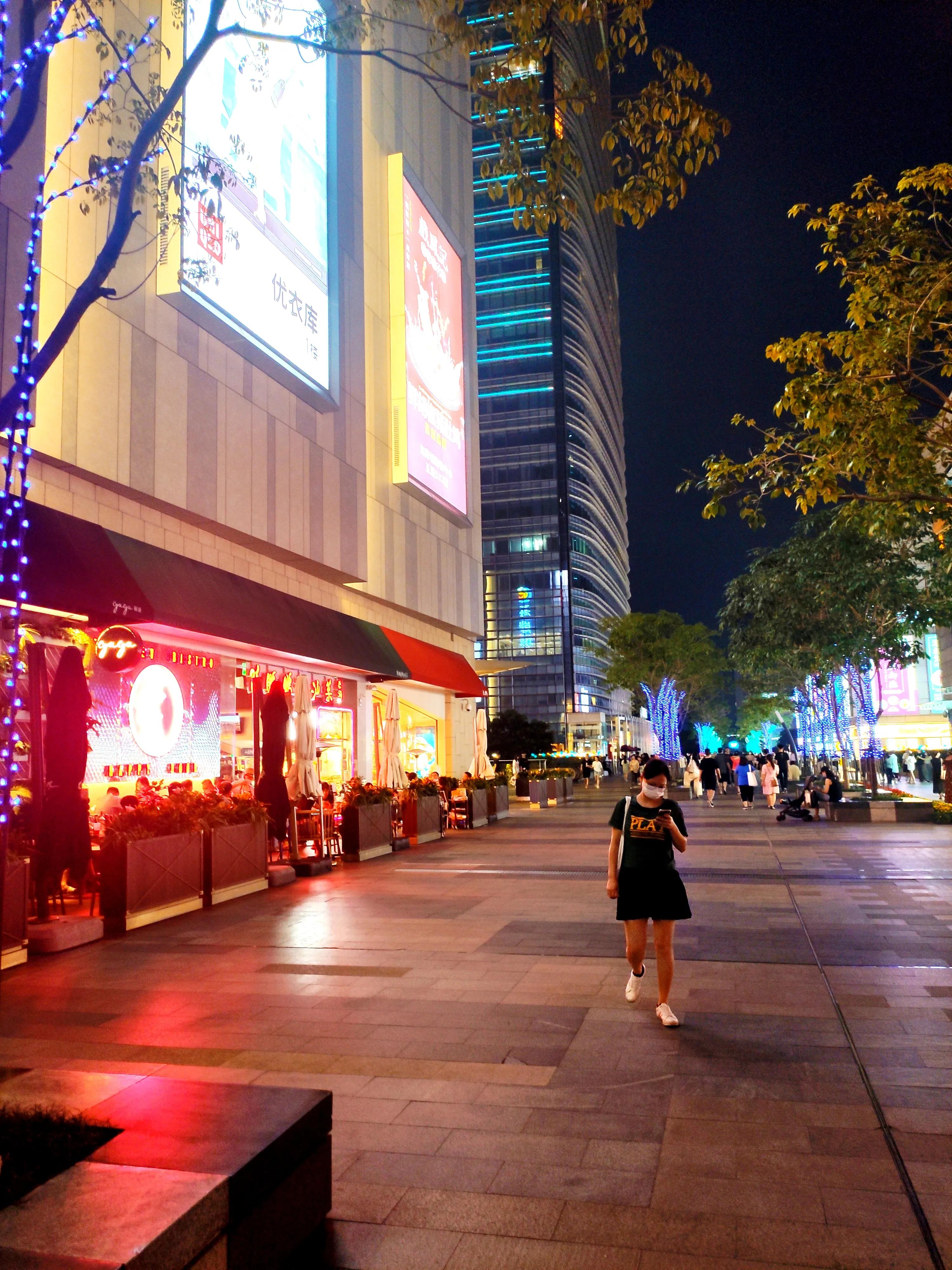 海岸城西座步行街夜景手拍纪实,20210508