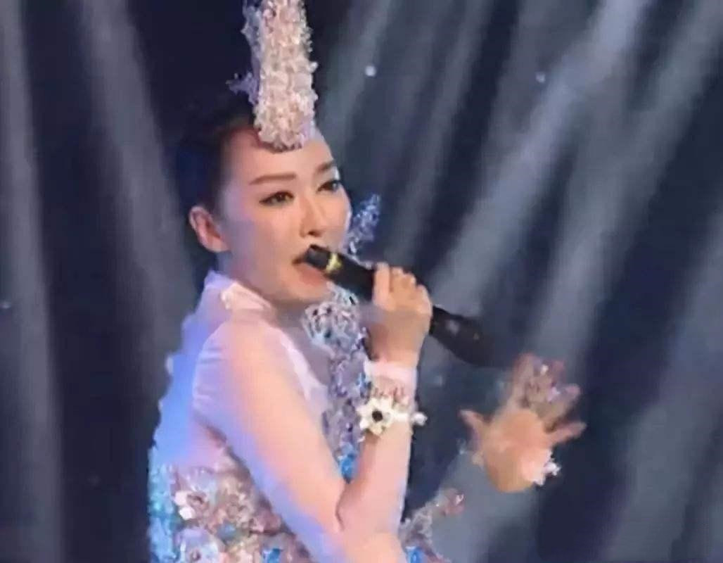 德艺双馨的老艺术家杨洪基,著名歌唱家杨洪基个人简介