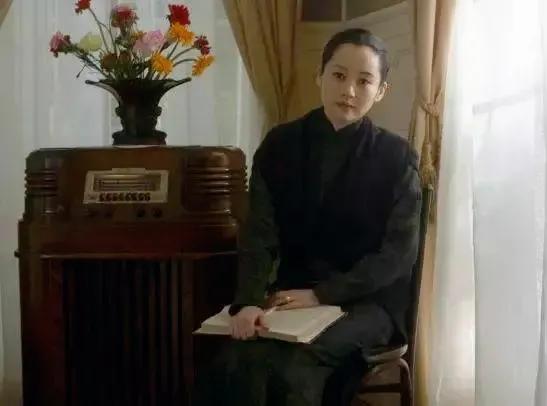 “京圈公主”猎男记：从不跟穷人恋爱，52岁为何至今未婚？