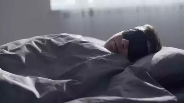 高血压昏迷不醒怎么急救,45岁男子突然晕倒2小时后离世