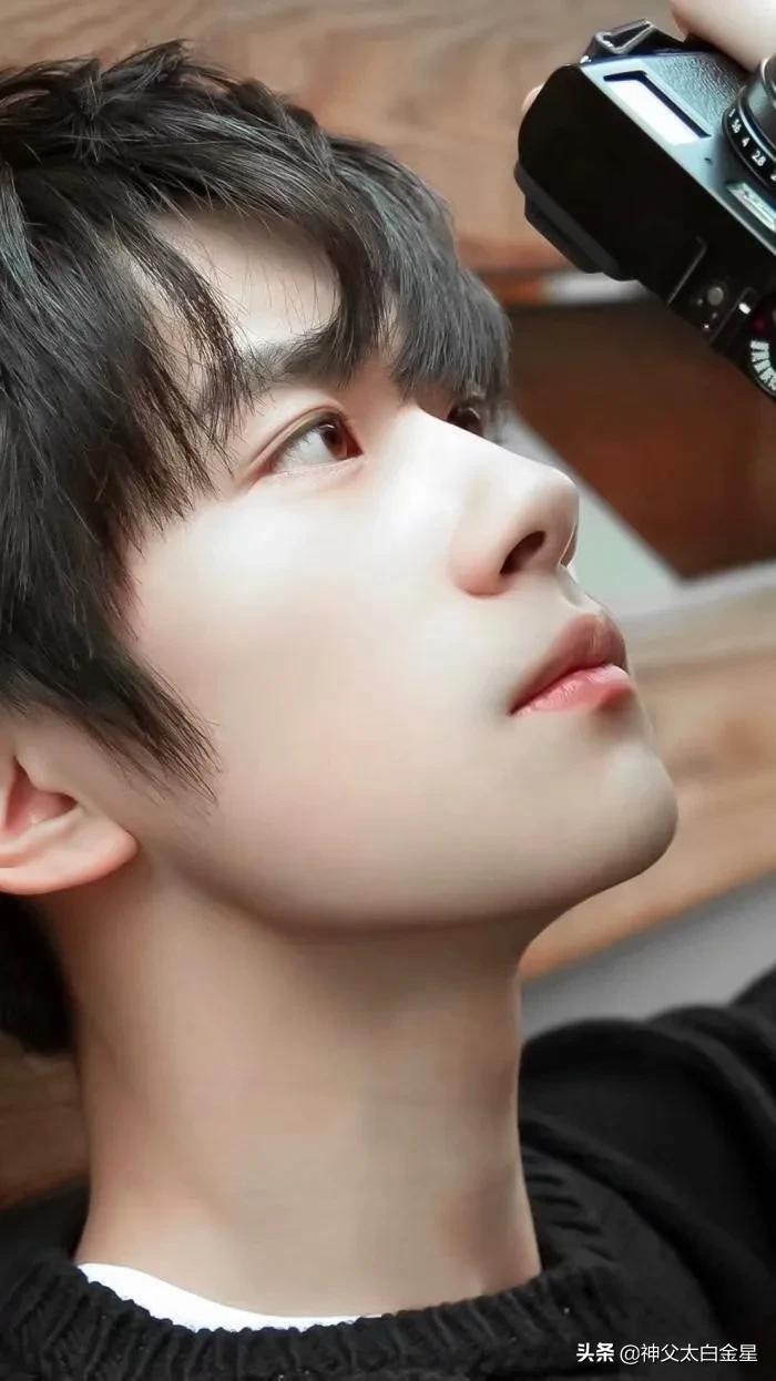 超帅易烊千玺,汪涵夸易烊千玺帅