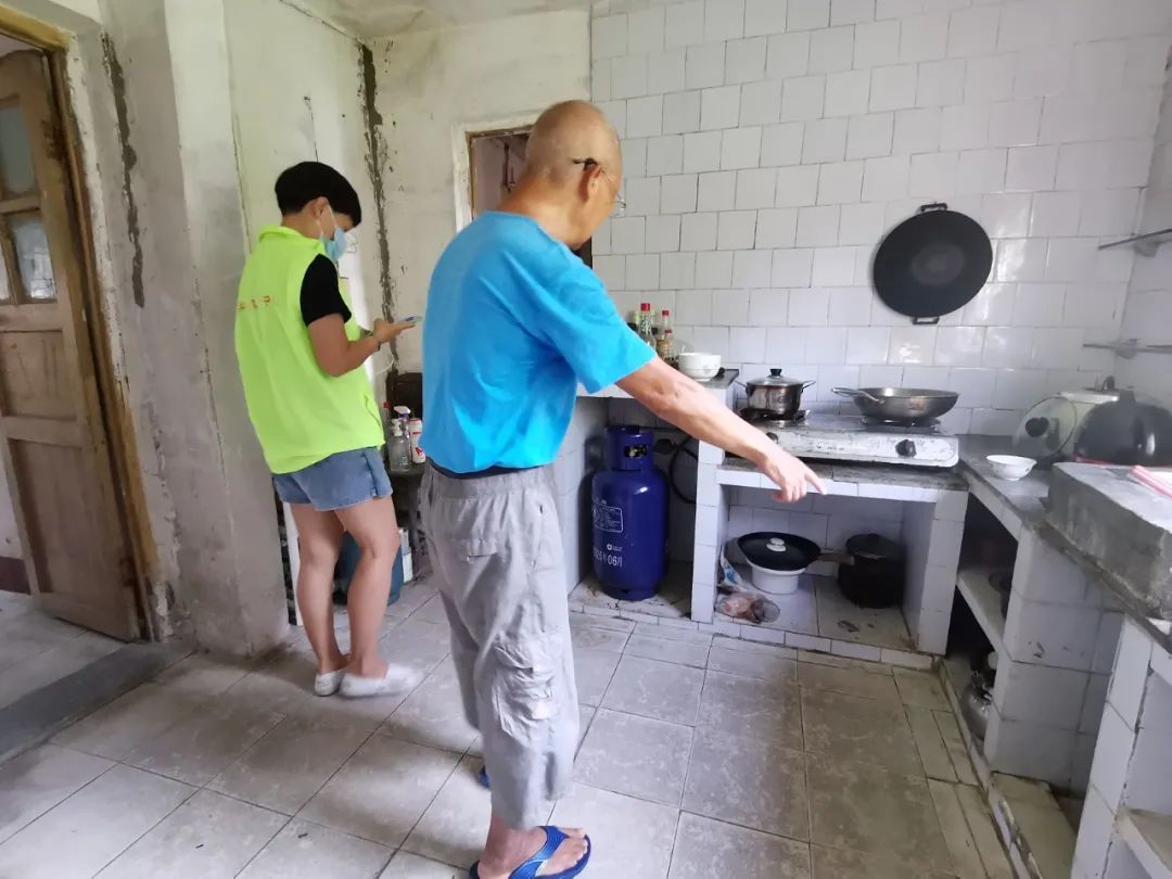 白云 | 空巢老人圆梦微心愿：同和街“羊城家政”悉心服务，助力社区养老