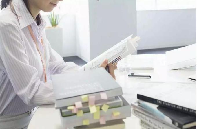 女研究生找不到工作流落街头,40岁单身女研究生好找工作吗