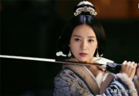 项羽兵败乌江,虞姬的结局并非自杀,学者:真相难以接受