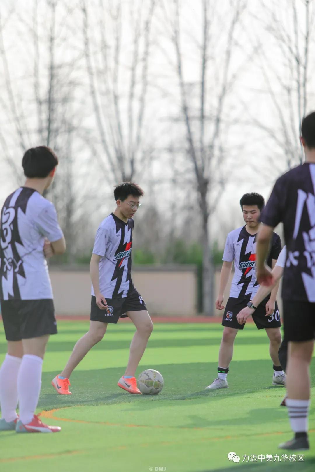 绿茵梦想骄阳下的热血足球赛上演,青春飞扬激情篮球赛