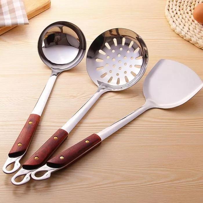 劣质汤勺遇高温＂放毒＂，啥材质汤勺最安全