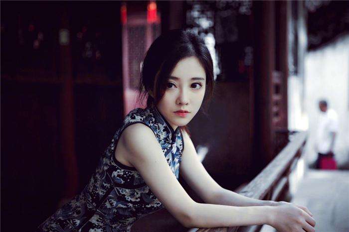 关于什么样的身材适合穿旗袍,穿旗袍穿的不是身材而是风韵