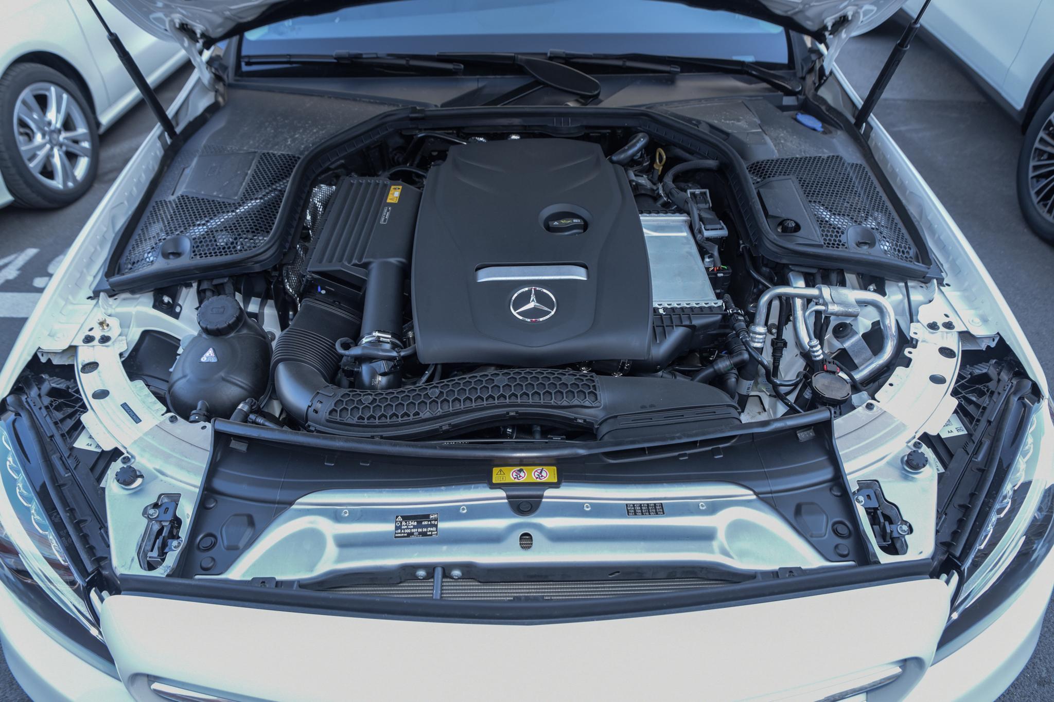 奔驰glk260风扇常转正常吗,奔驰c200车风扇常转什么原因