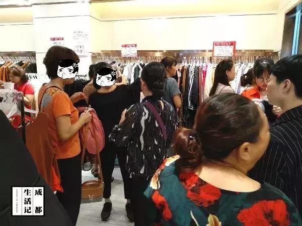 千万不要惹「成都嬢嬢」,小心她们带你去九龙广场逛够8小时