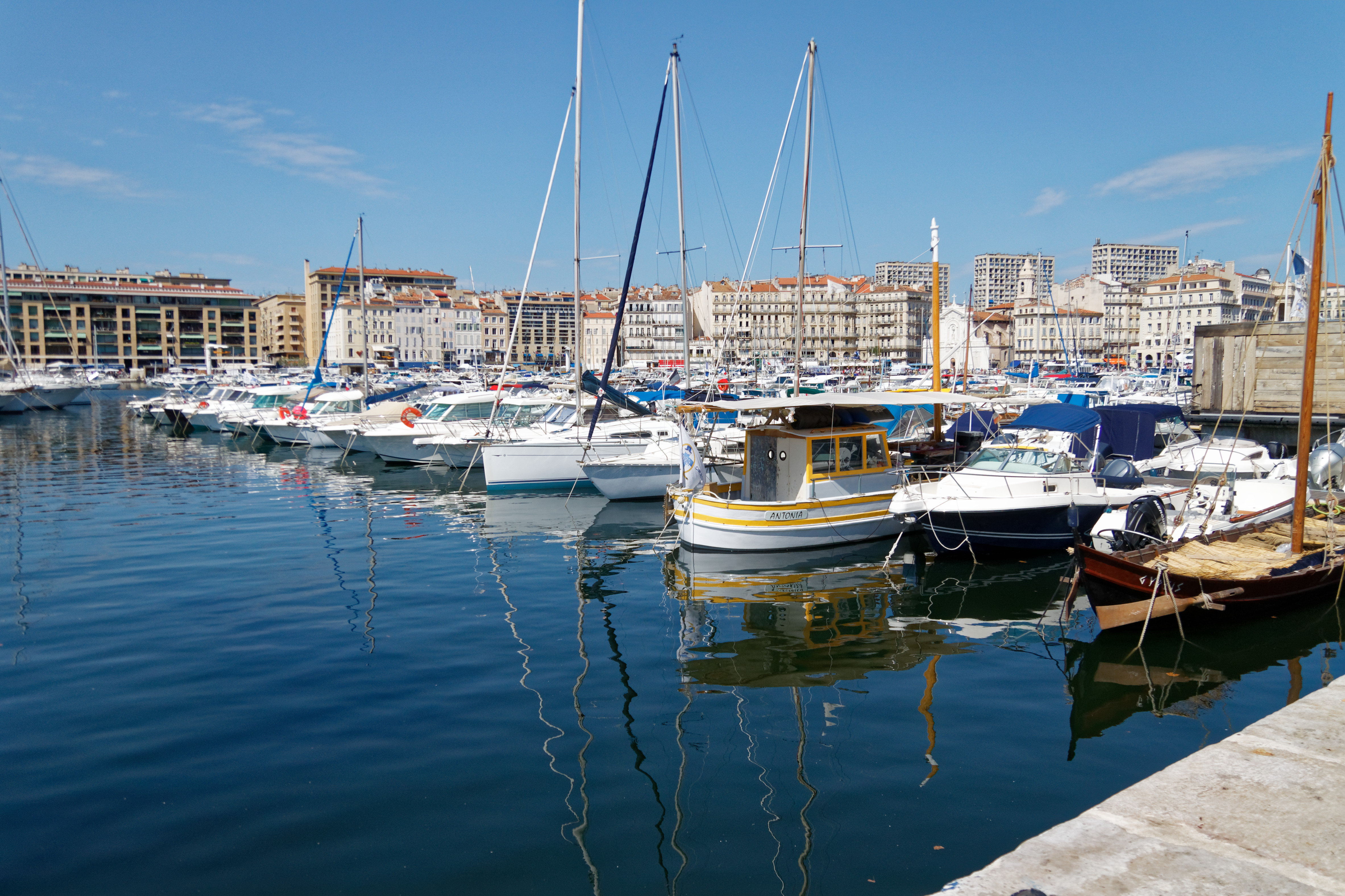 一座以偷窃闻名的城市，却被法国写进*歌国**，它到底有什么魅力？