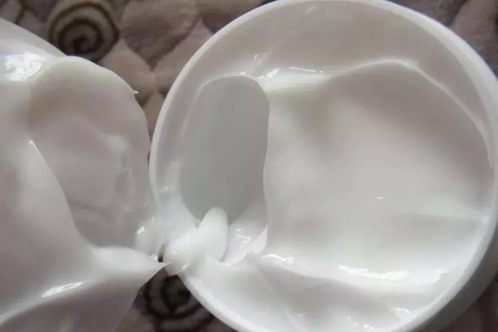 一年四季都可以用的面霜量大,适合25岁抗衰老晚上用的面霜