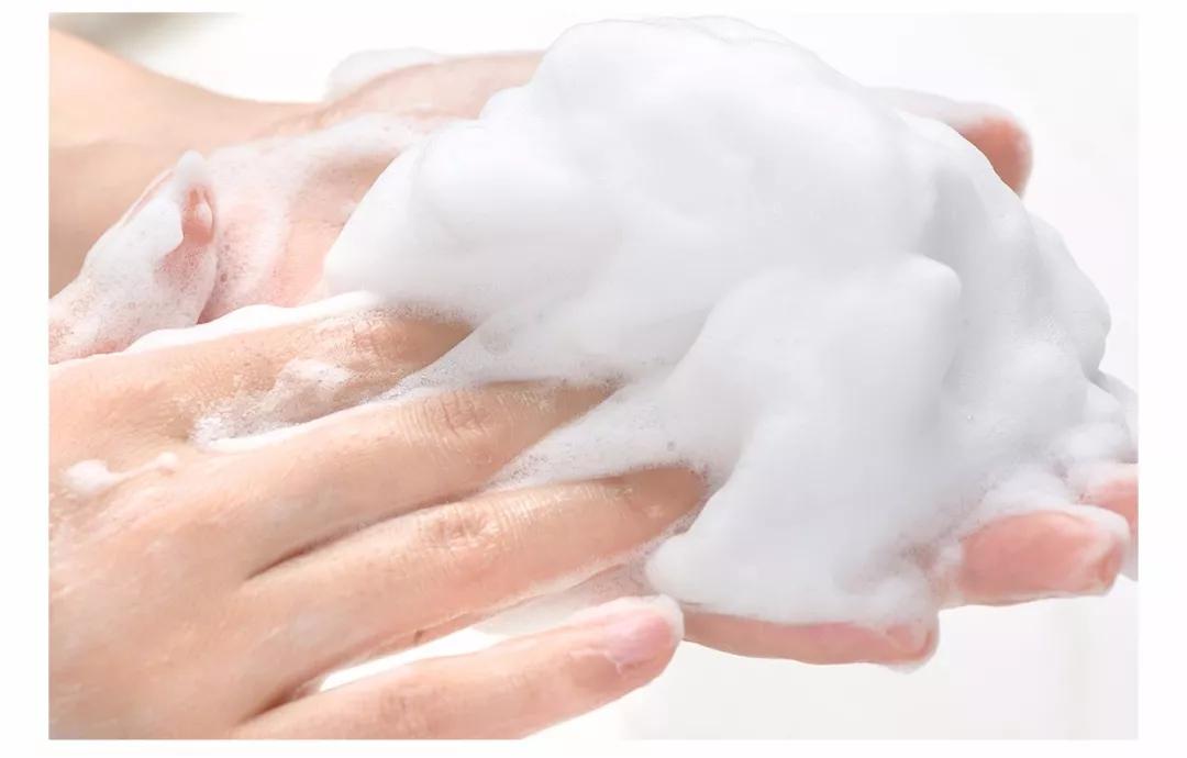 日本COW“泡泡机”沐浴液，起泡绵密好比“鲜奶油”！自带体香！