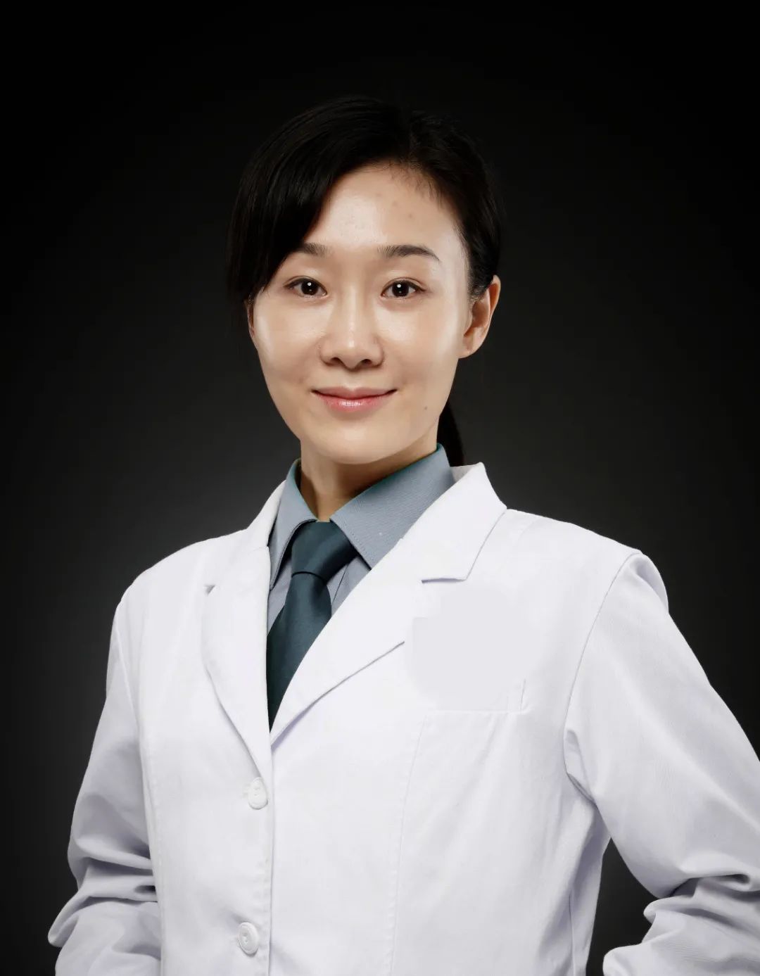 既是军人又是医生,是医者也是患者