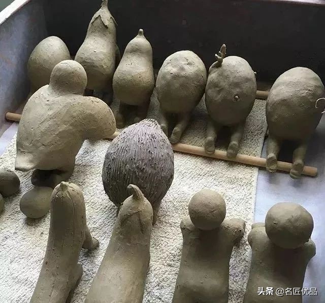 想不想开？这个贴着小胡子的女生，做出全世界最可爱的汽车