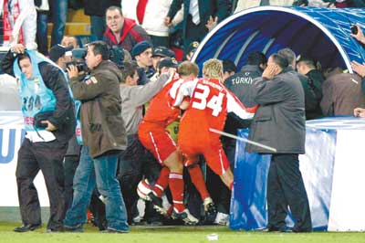 足坛十大惨案比赛,足坛十大恶意报复名场面