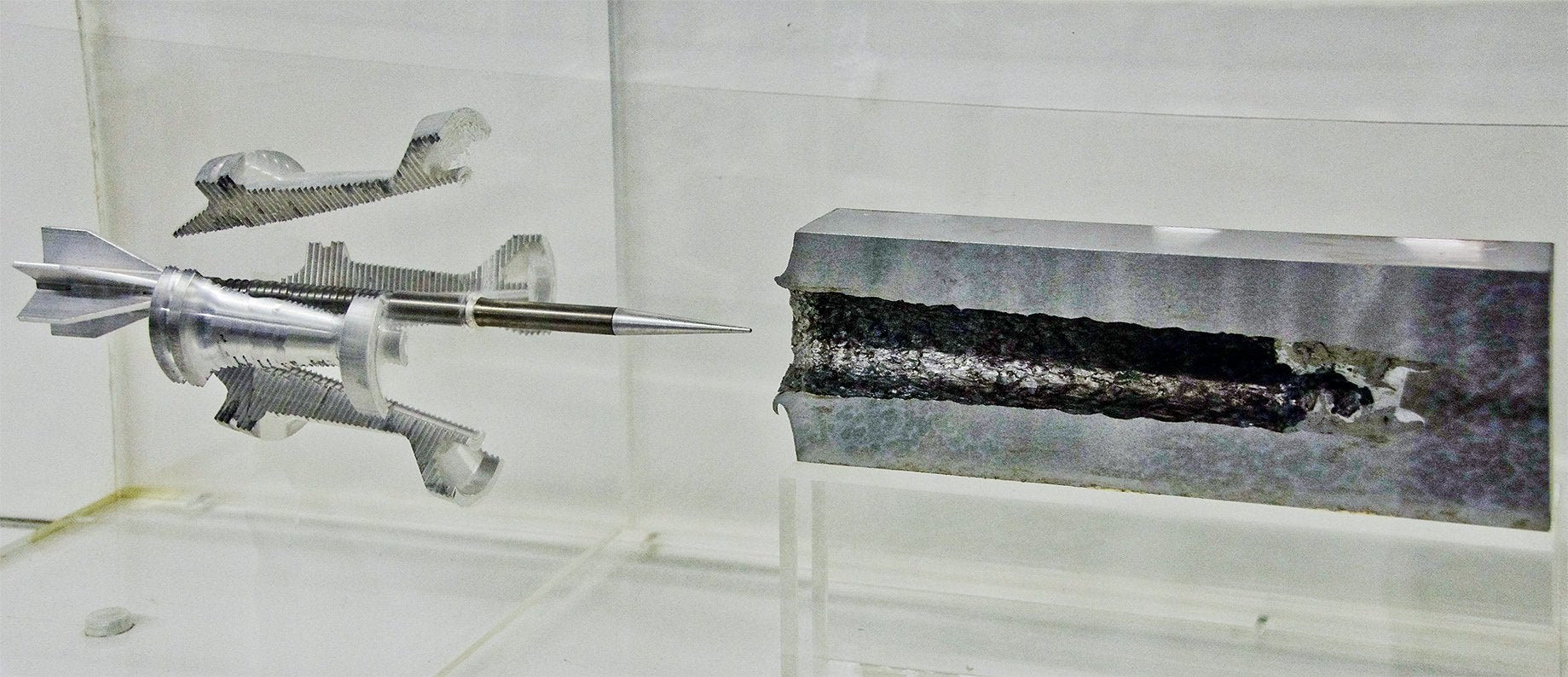 只要速度够快,竹筷子也能射穿坦克钢板?