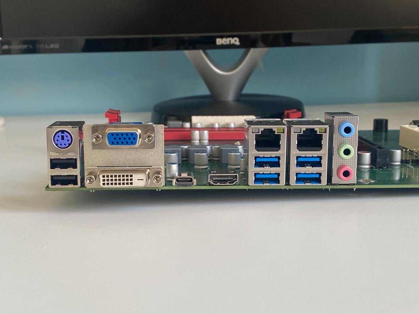 cpu安装在主板上还能拿下来吗,电脑换了主板和cpu需要重装系统吗