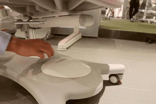 奋进星功能学习桌椅：为孩子的身体健康保驾护航