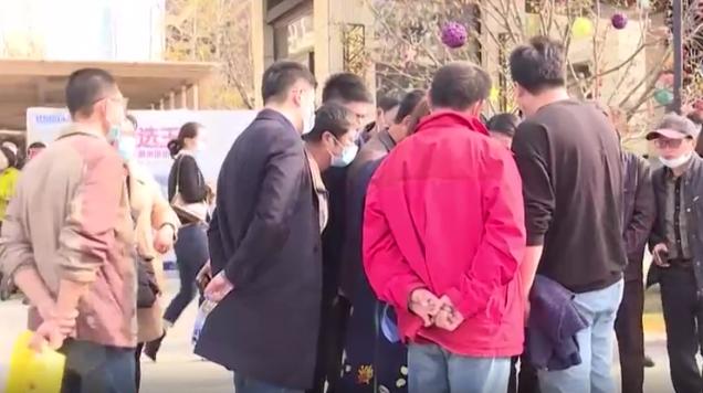 青岛一新楼盘交付，业主进去一看傻了：“3000元一平米的装修费，也就值500块钱！”