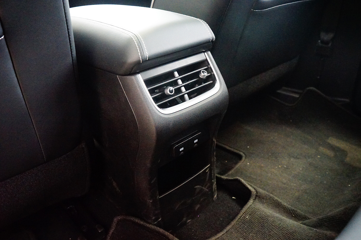 wey坦克300和长城坦克300,wey坦克300银色量产实车