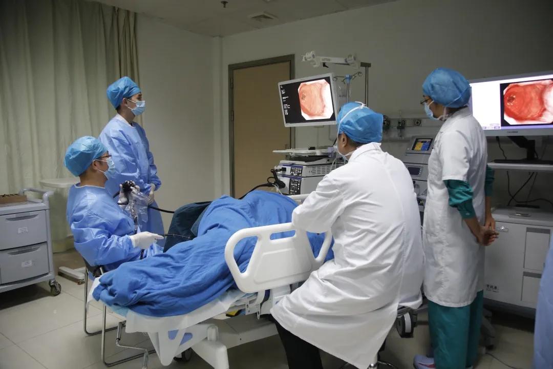 做肠镜喝泻药痔疮出来了怎么办,肠镜检查发现有痔疮可以切掉吗