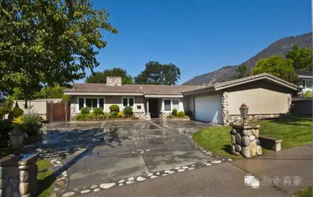 新女友才被马蓉骂成馊包子,王宝强就夜里零丁去前妻家接儿子了？